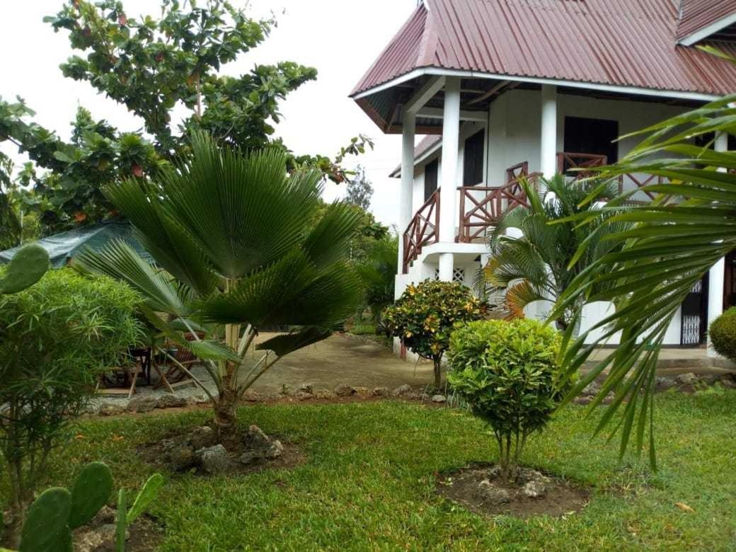 Sea Breeze Villas Kenya Diani Beach Exterior foto